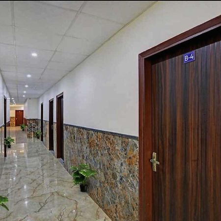 Hotel O K R Resdiancy Near Botanic Garden Of Indian Republic Noida Esterno foto