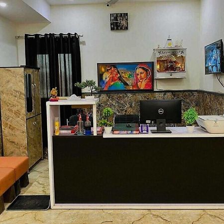 Hotel O K R Resdiancy Near Botanic Garden Of Indian Republic Noida Esterno foto