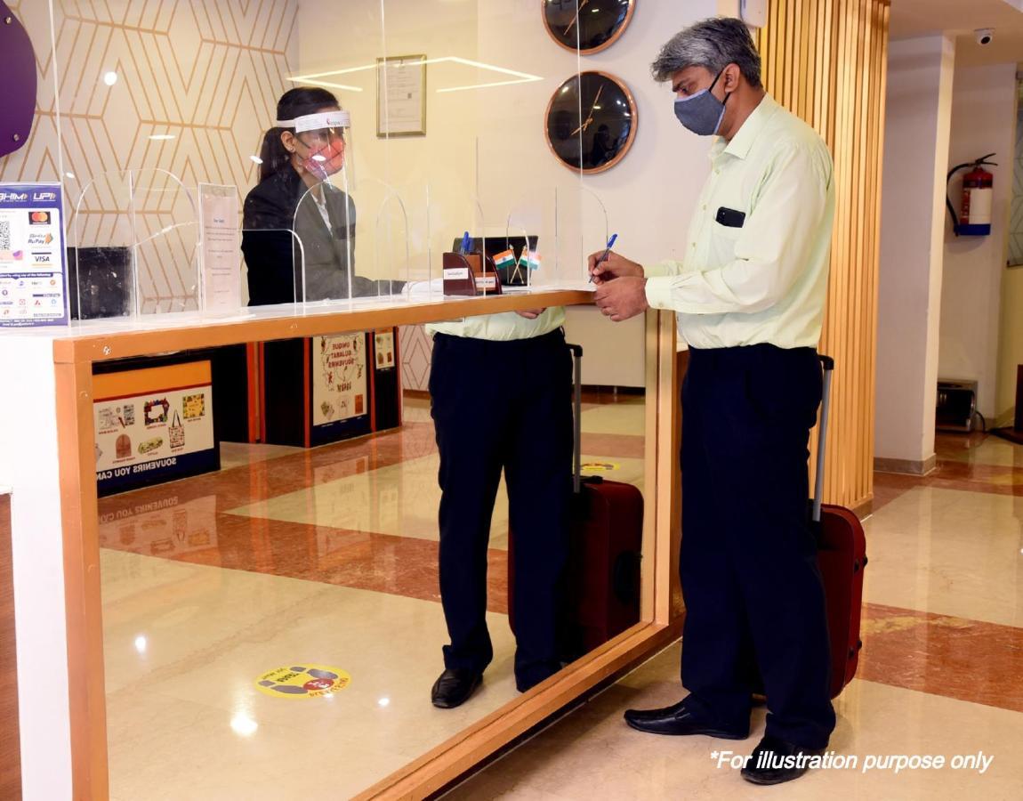 Hotel O K R Resdiancy Near Botanic Garden Of Indian Republic Noida Esterno foto